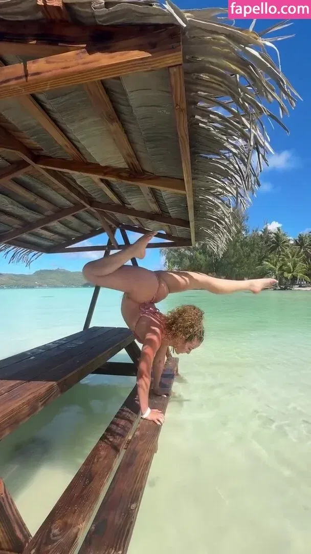 Sofie Dossi / sofiedossi Onlyfans Photo Gallery 