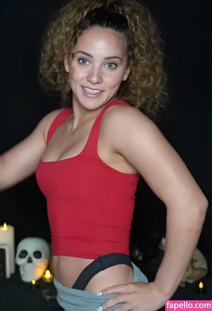 Sofie Dossi / sofiedossi Onlyfans Photo Gallery 