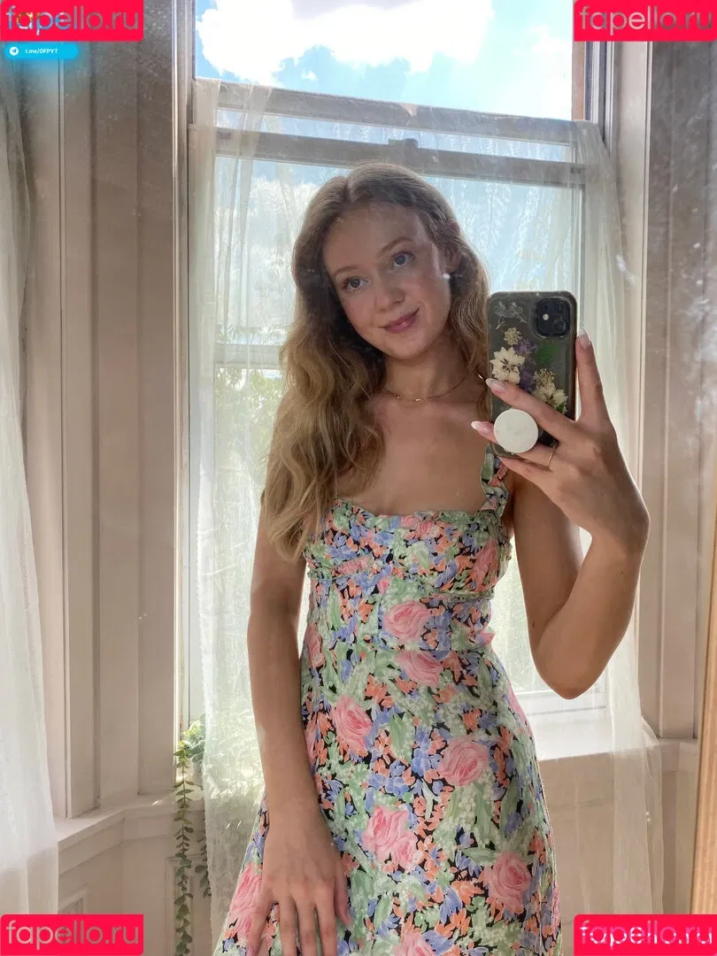 Rose Bud / https: / librarosebud Onlyfans Photo Gallery 
