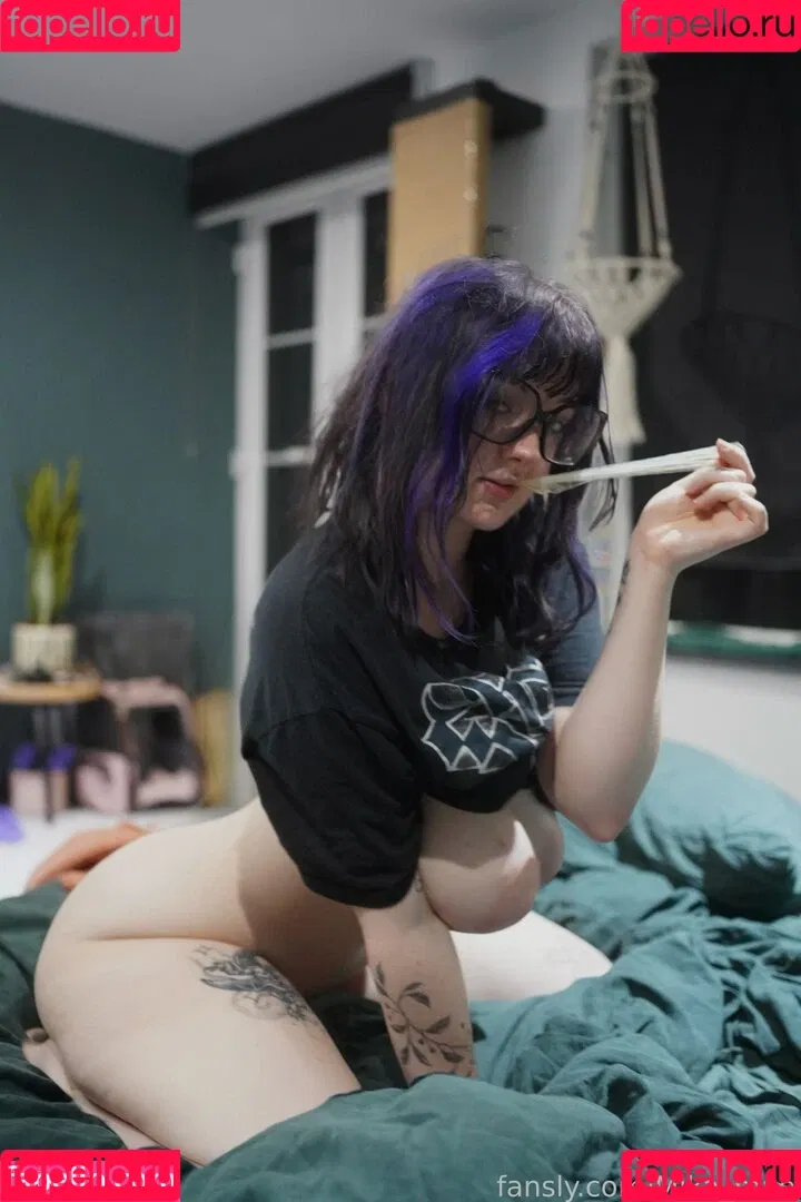 Mika Mae / mika_mae Onlyfans Photo Gallery 