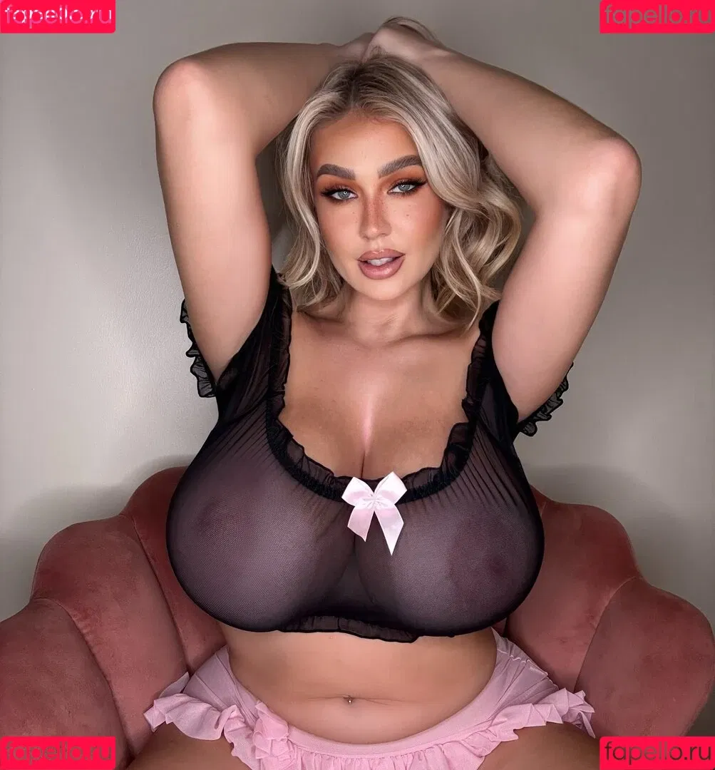 Sophie Reade / The Queen / misssophiereade / sophiereade_ / sophiereadeofficial Onlyfans Photo Gallery 
