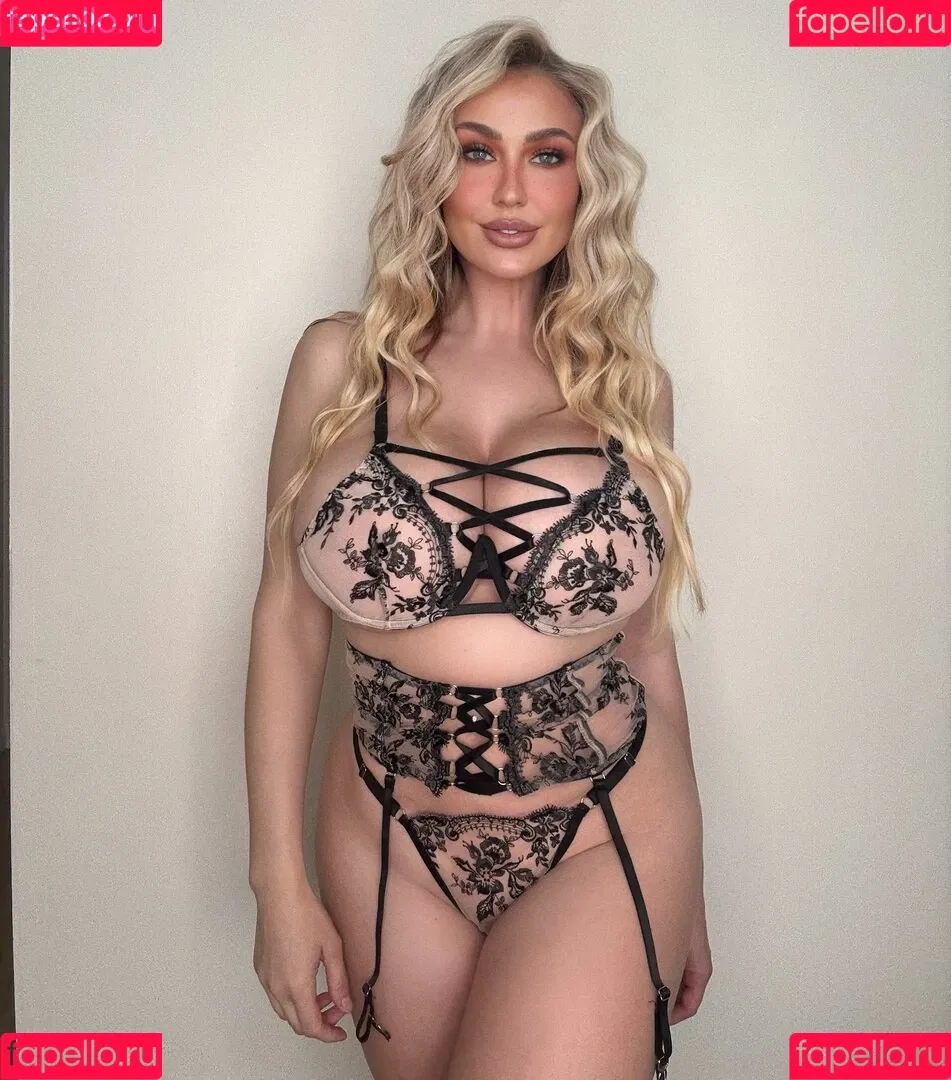 Sophie Reade / The Queen / misssophiereade / sophiereade_ / sophiereadeofficial Onlyfans Photo Gallery 