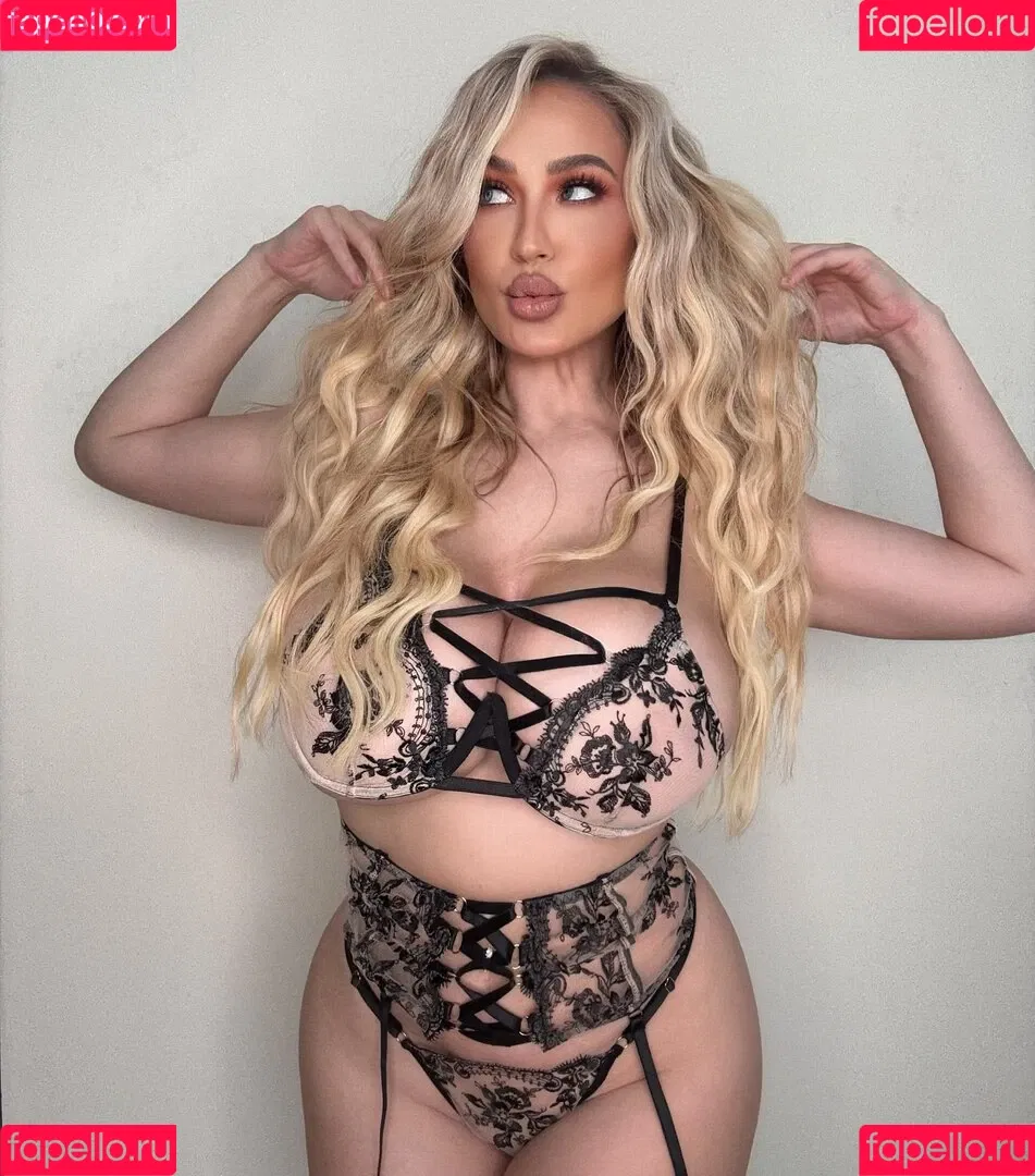 Sophie Reade / The Queen / misssophiereade / sophiereade_ / sophiereadeofficial Onlyfans Photo Gallery 