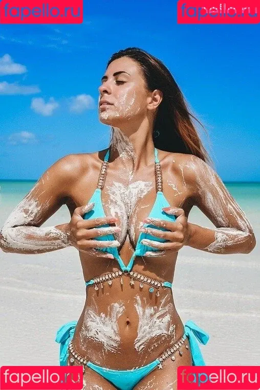 Alice Besik / Alice Kelly / Alisa / alice_besik Onlyfans Photo Gallery 