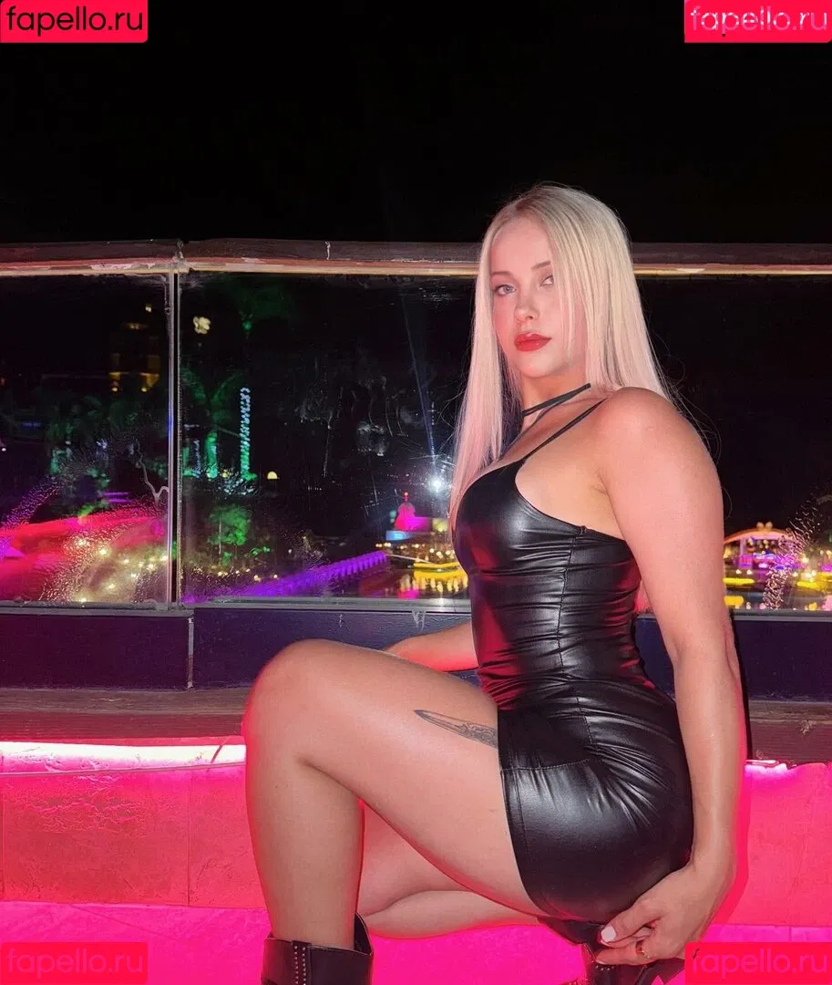 gizemsavage.x / gizemsavagex Onlyfans Photo Gallery 