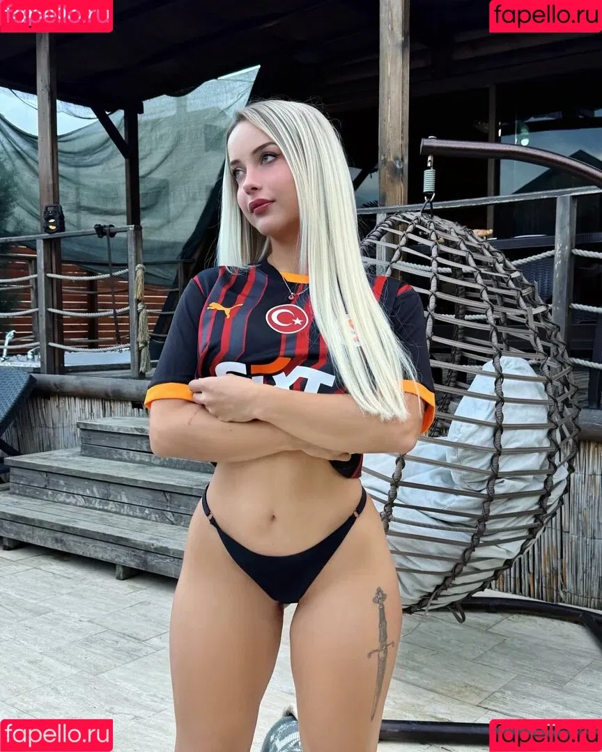 gizemsavage.x / gizemsavagex Onlyfans Photo Gallery 