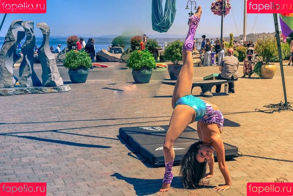 bendybarista Onlyfans Photo Gallery 