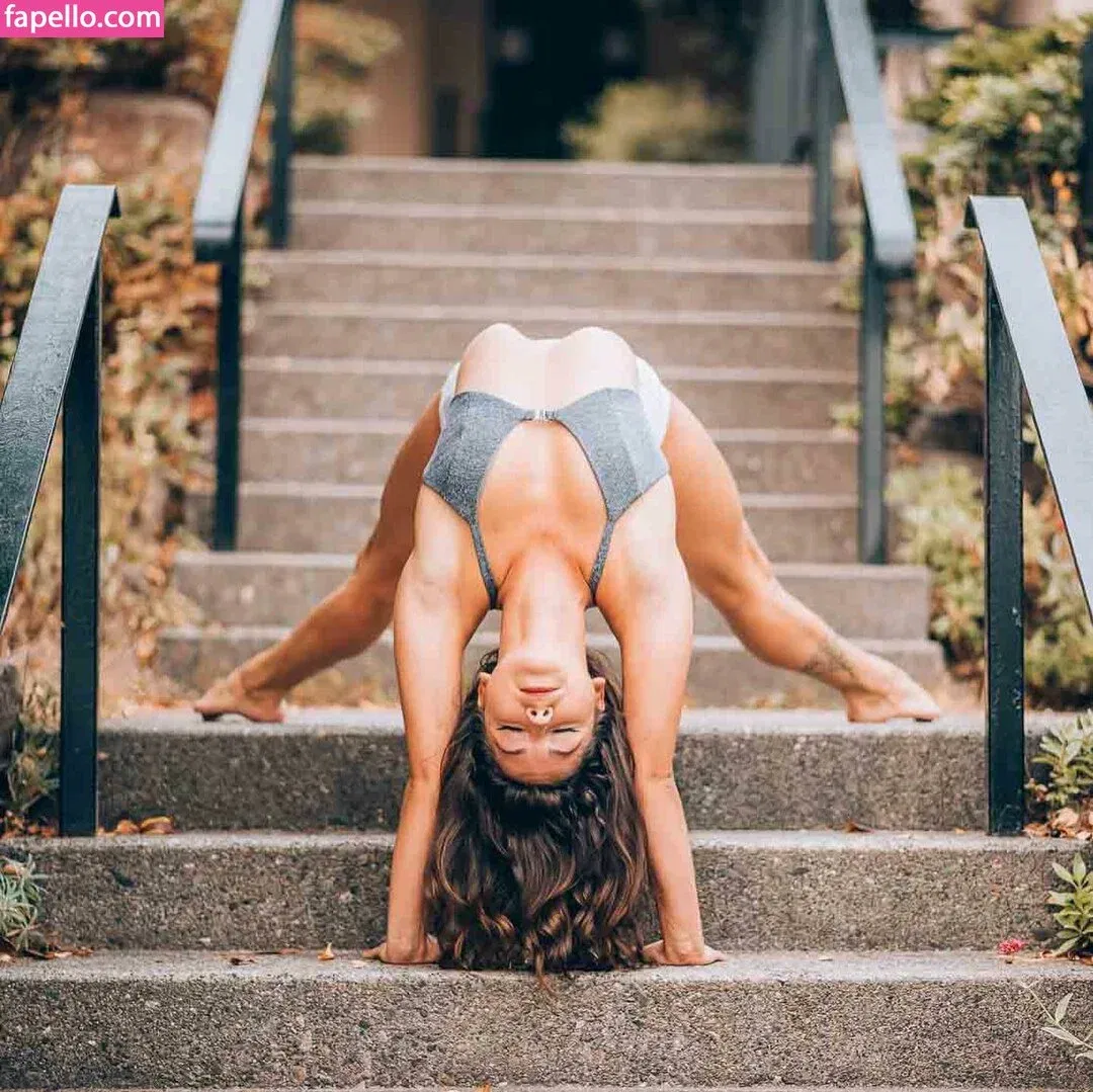 bendybarista Onlyfans Photo Gallery 