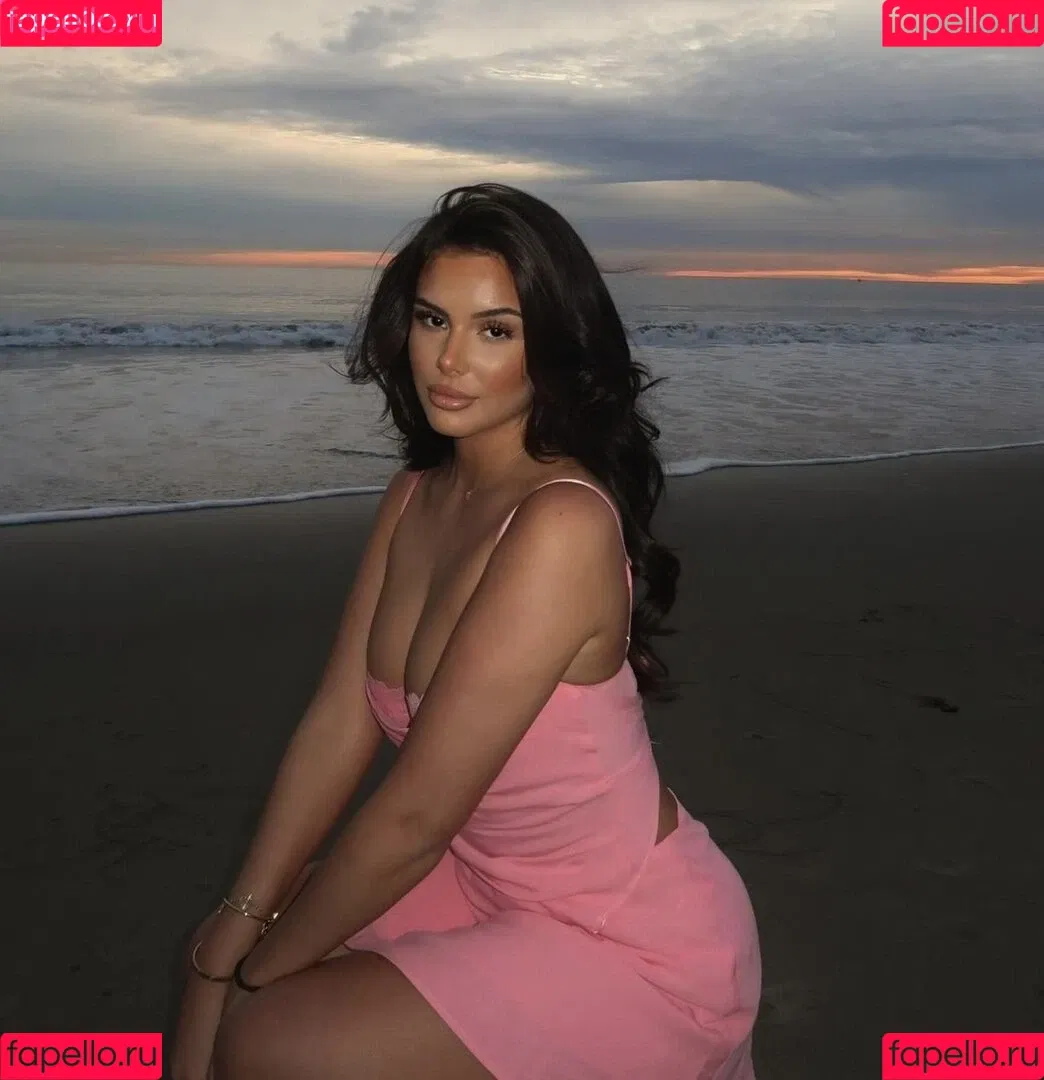 Jasmin Azizam / jasminazizam / jasminejae_vip Onlyfans Photo Gallery 