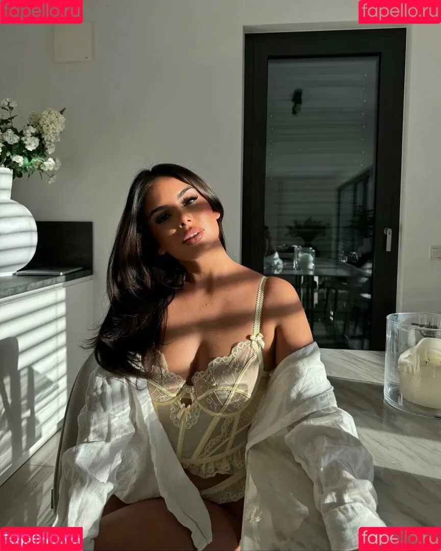 Jasmin Azizam / jasminazizam / jasminejae_vip Onlyfans Photo Gallery 