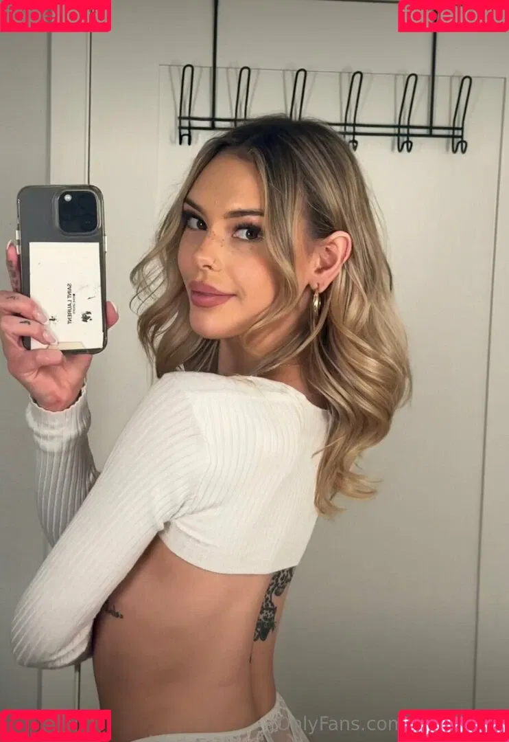 EllieLeen1 / itsnotellieleen Onlyfans Photo Gallery 