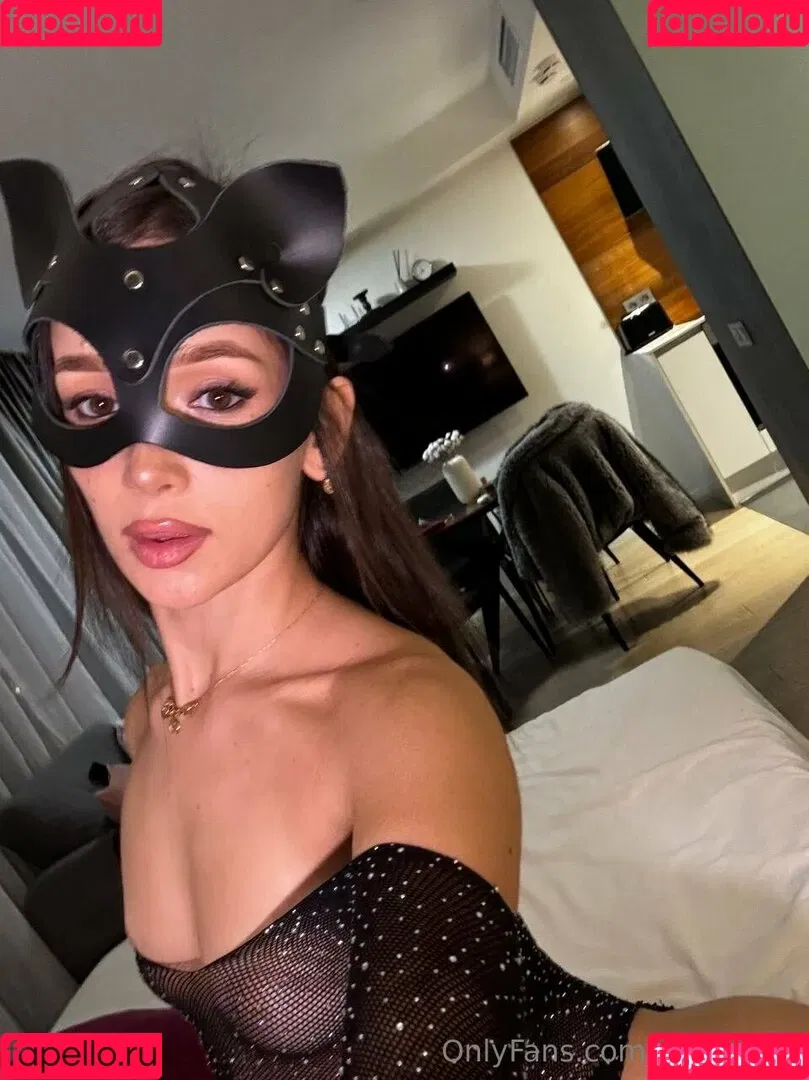 EllieLeen1 / itsnotellieleen Onlyfans Photo Gallery 