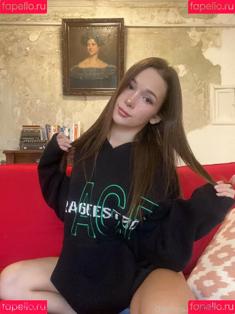 EllieLeen1 / itsnotellieleen Onlyfans Photo Gallery 
