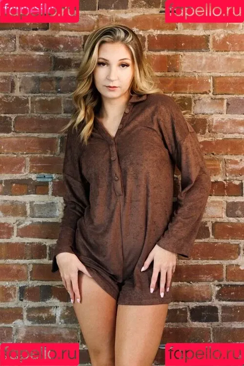 Mackenzie Lubeck / mackenzielynnlubeck Onlyfans Photo Gallery 