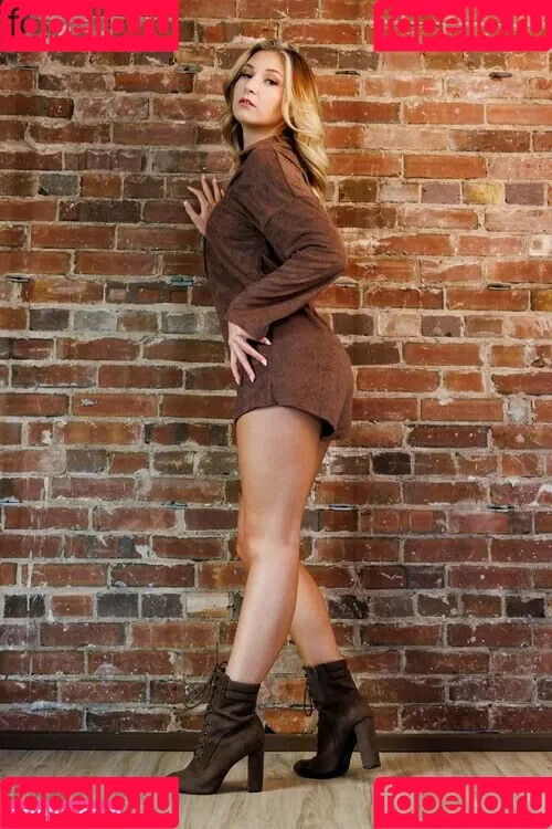 Mackenzie Lubeck / mackenzielynnlubeck Onlyfans Photo Gallery 