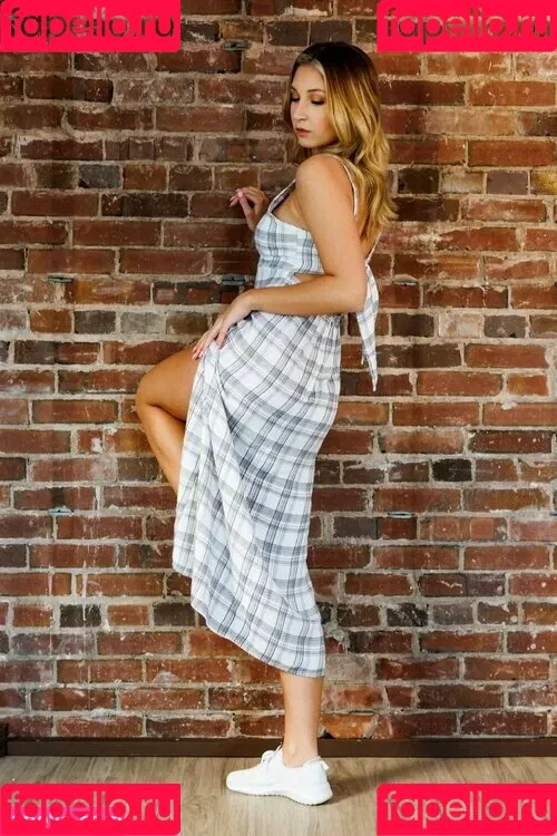 Mackenzie Lubeck / mackenzielynnlubeck Onlyfans Photo Gallery 