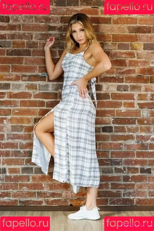 Mackenzie Lubeck / mackenzielynnlubeck Onlyfans Photo Gallery 