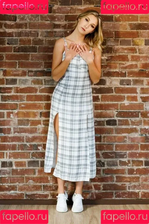 Mackenzie Lubeck / mackenzielynnlubeck Onlyfans Photo Gallery 