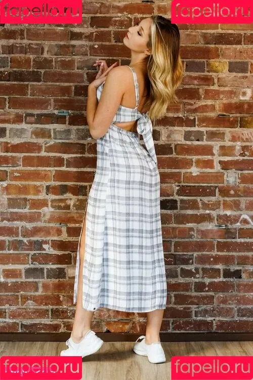 Mackenzie Lubeck / mackenzielynnlubeck Onlyfans Photo Gallery 