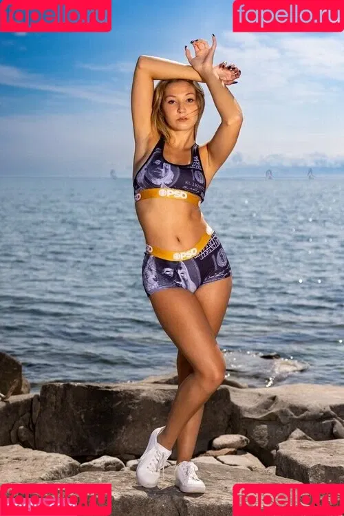 Mackenzie Lubeck / mackenzielynnlubeck Onlyfans Photo Gallery 