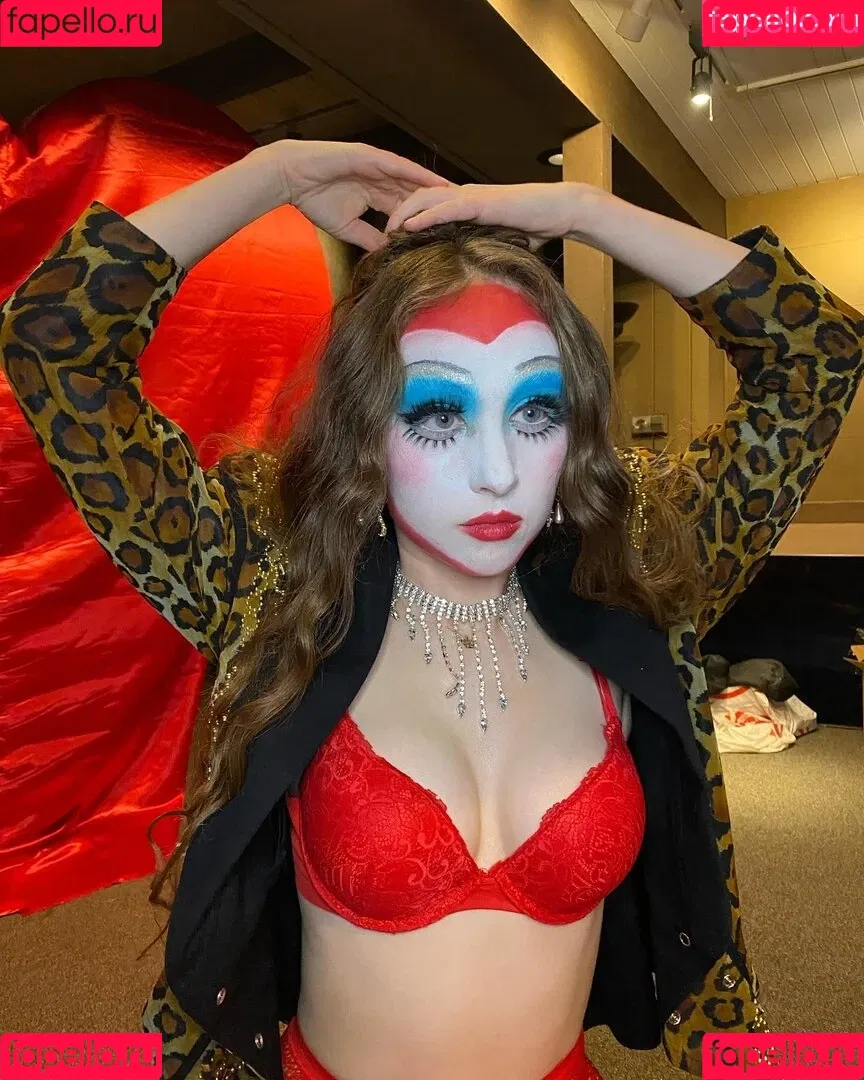 Chappell Roan / chappellroan / rosybeetles Onlyfans Photo Gallery 
