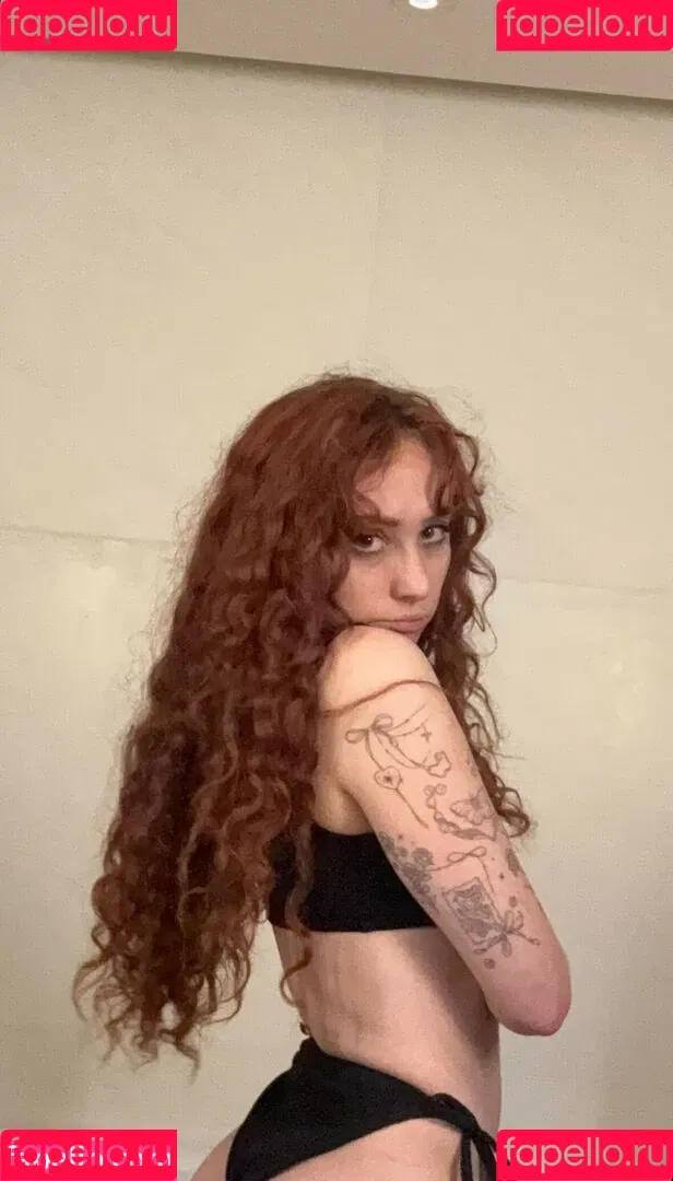 Chappell Roan / chappellroan / rosybeetles Onlyfans Photo Gallery 
