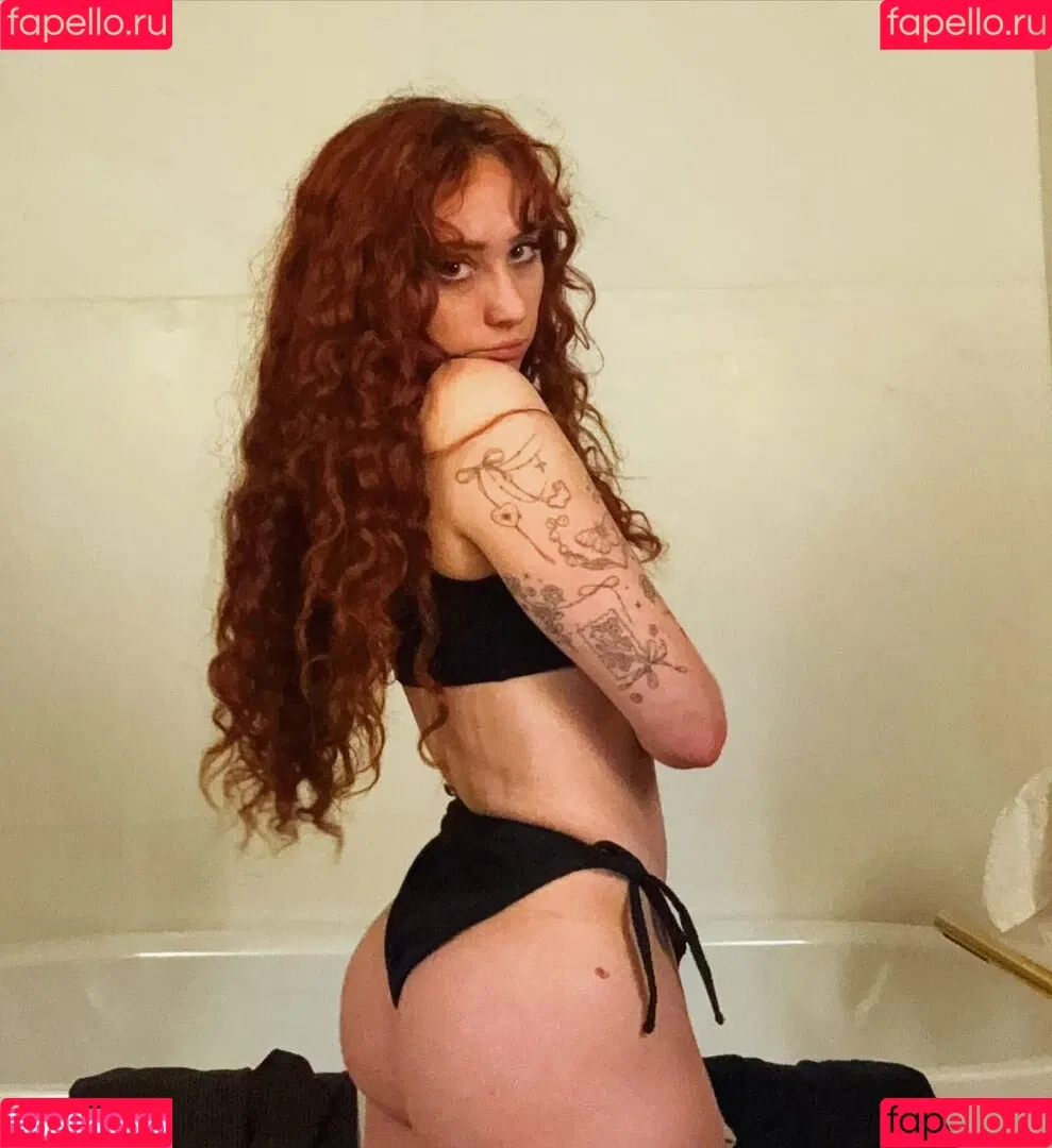 Chappell Roan / chappellroan / rosybeetles Onlyfans Photo Gallery 