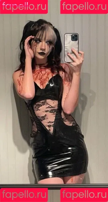 H0neyR3venge / gothichorrorcliche / gothictropic / gothicwhorror Onlyfans Photo Gallery 