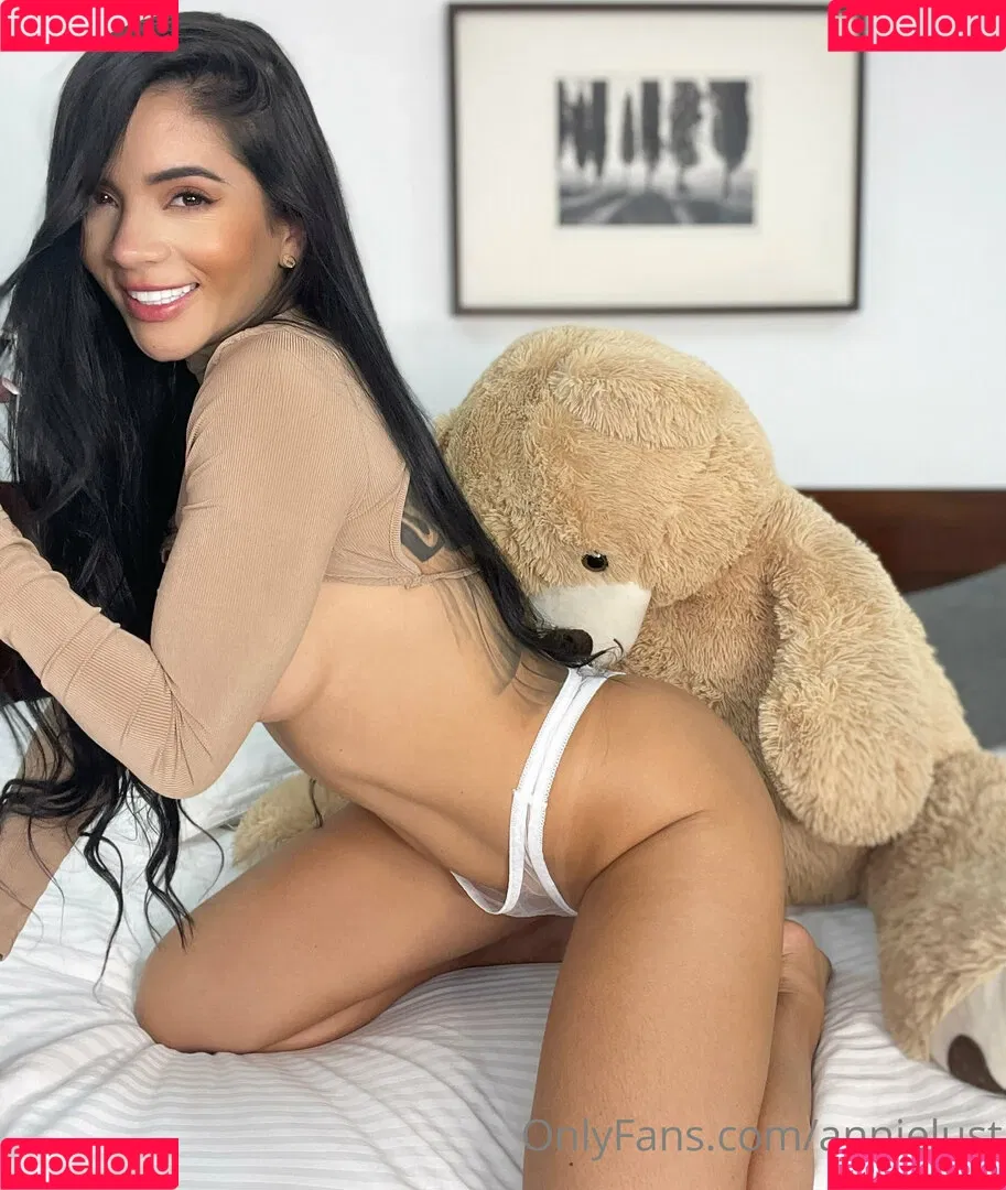 Annie Lust / Annielust Onlyfans Photo Gallery 