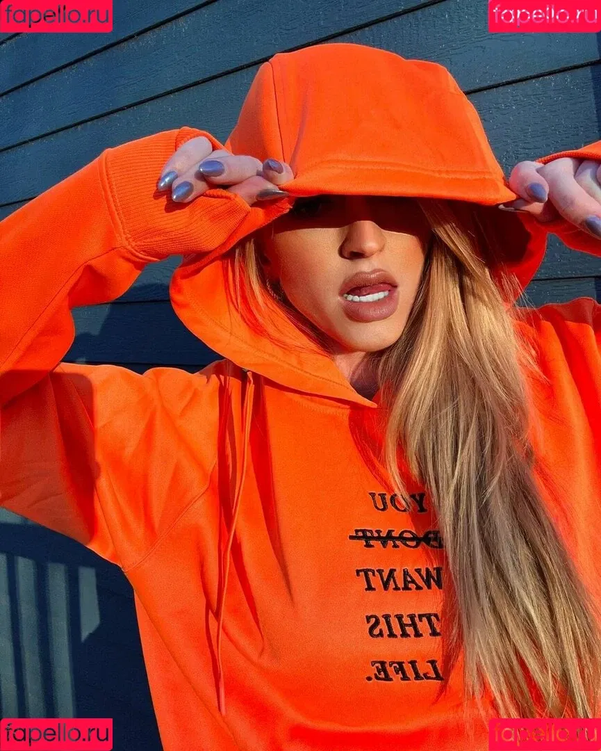 Danielle Moinet / DanielleMoinet / Summer Rae Onlyfans Photo Gallery 