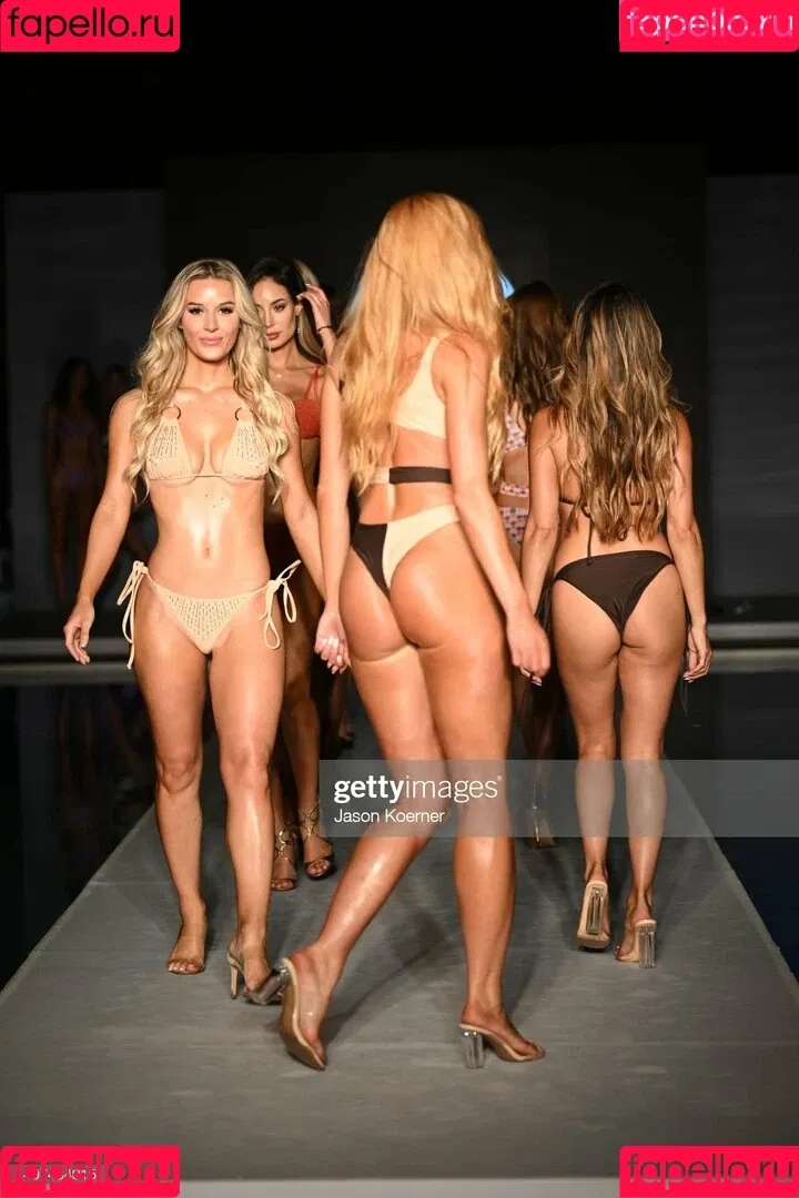 Danielle Moinet / DanielleMoinet / Summer Rae Onlyfans Photo Gallery 
