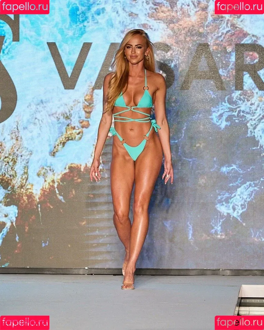 Danielle Moinet / DanielleMoinet / Summer Rae Onlyfans Photo Gallery 