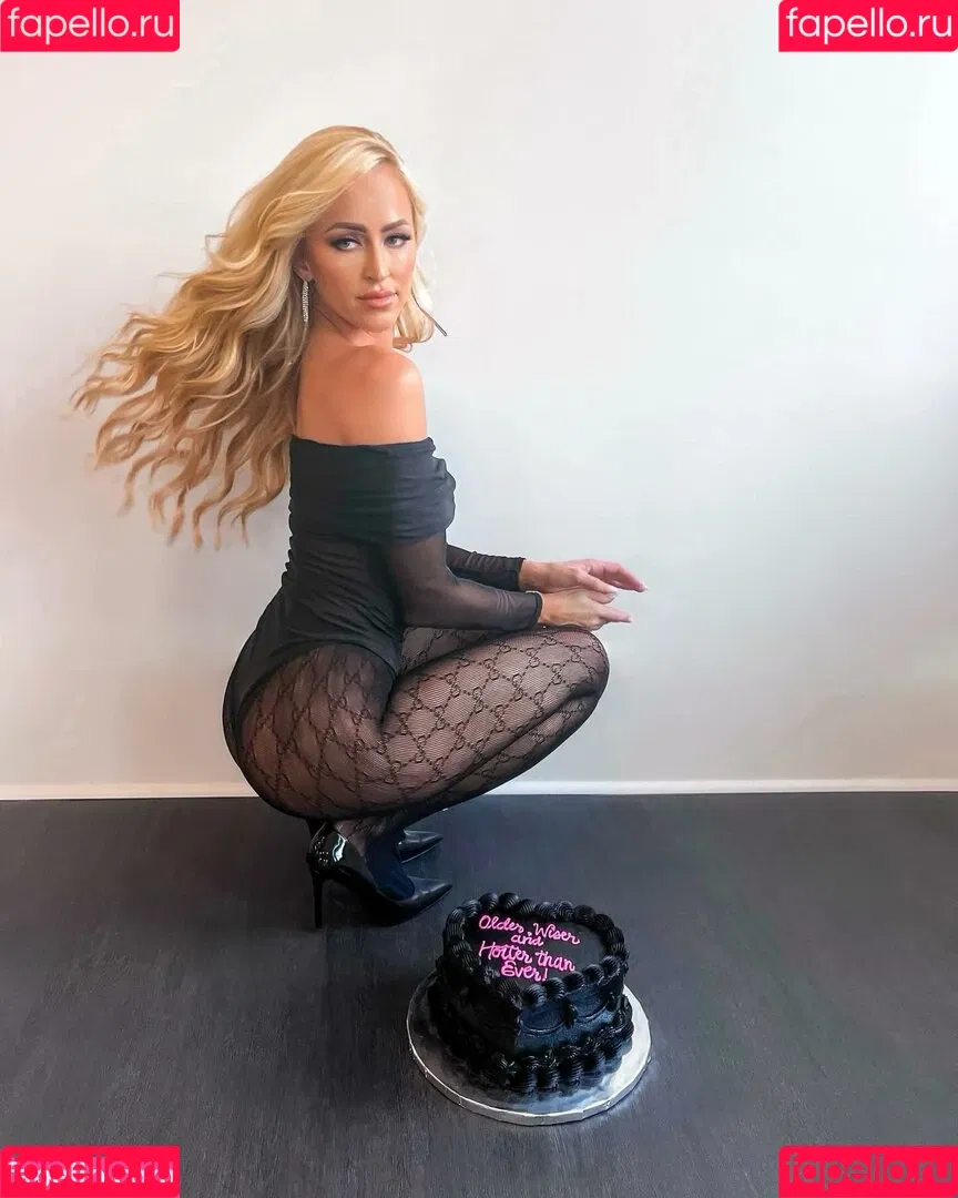 Danielle Moinet / DanielleMoinet / Summer Rae Onlyfans Photo Gallery 