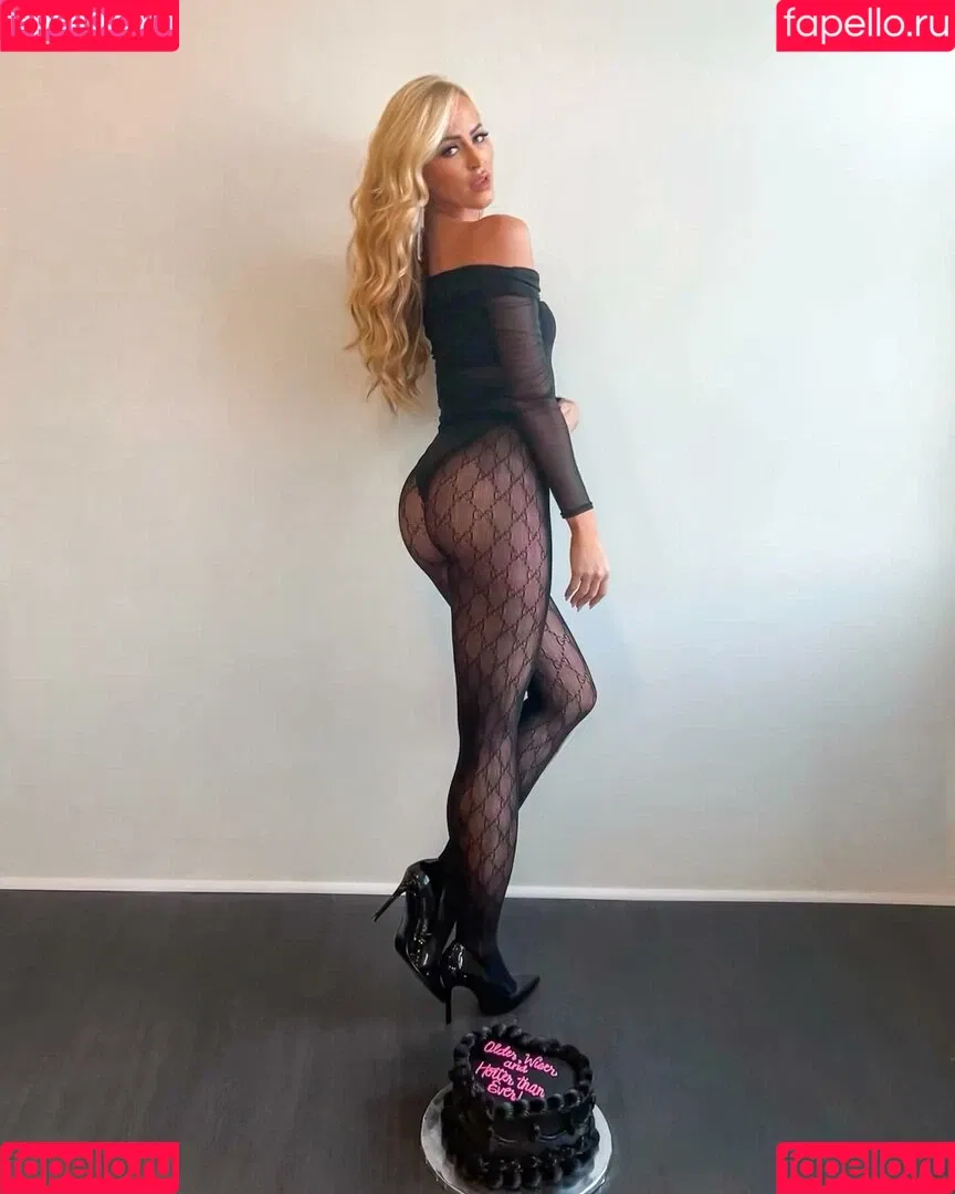 Danielle Moinet / DanielleMoinet / Summer Rae Onlyfans Photo Gallery 