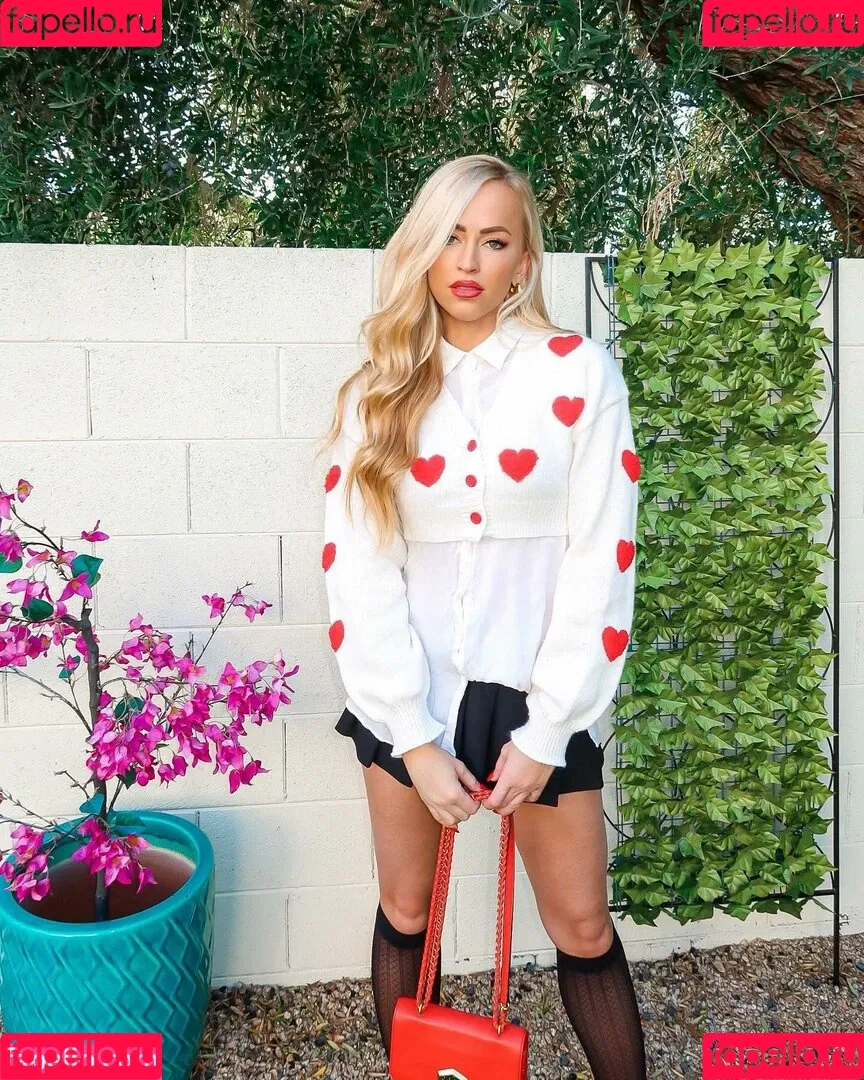 Danielle Moinet / DanielleMoinet / Summer Rae Onlyfans Photo Gallery 