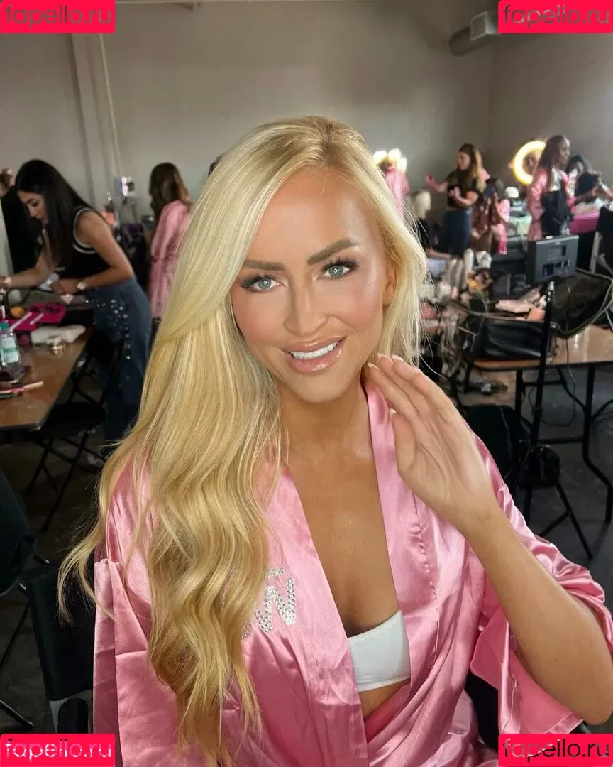 Danielle Moinet / DanielleMoinet / Summer Rae Onlyfans Photo Gallery 