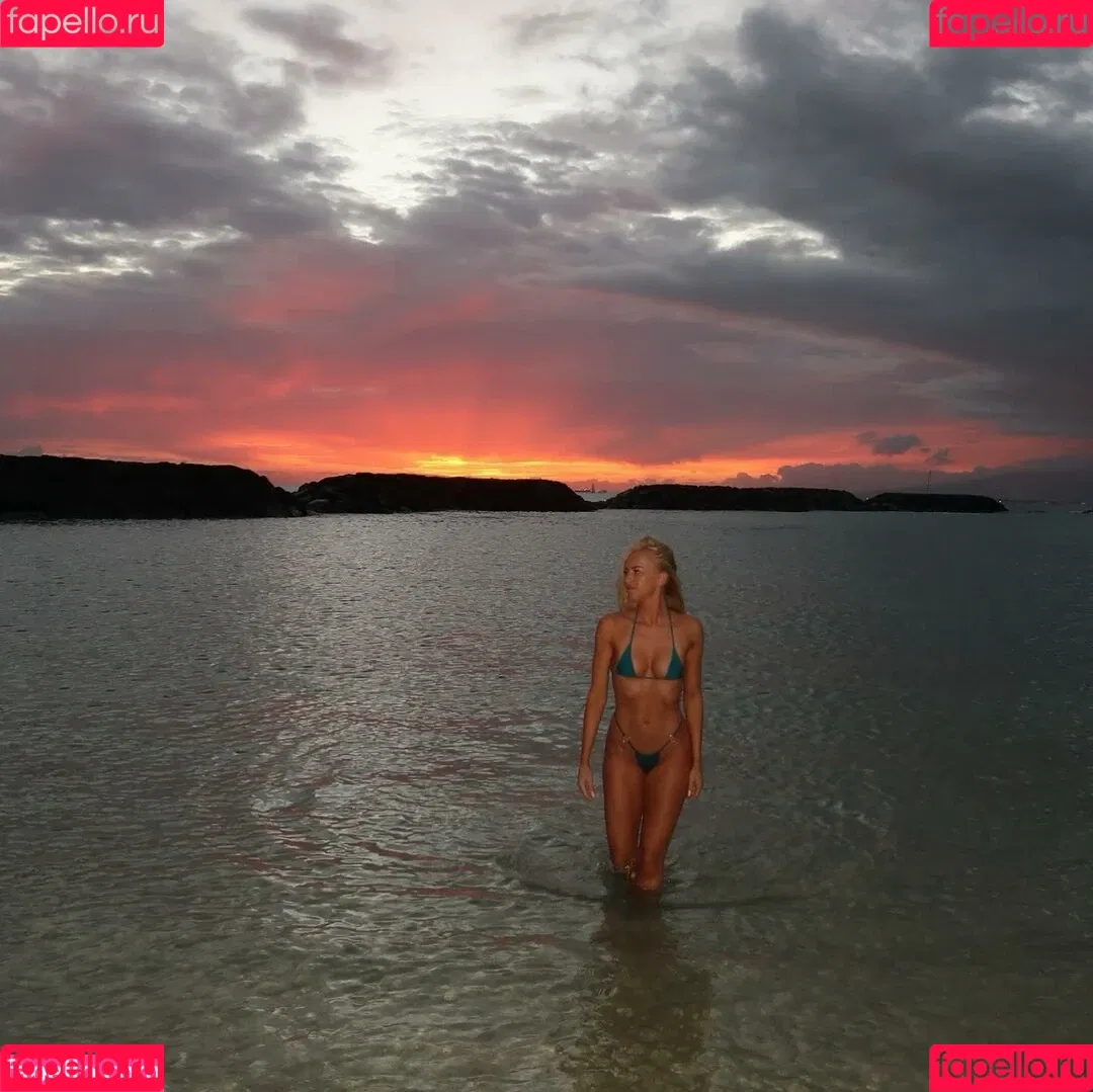 Danielle Moinet / DanielleMoinet / Summer Rae Onlyfans Photo Gallery 