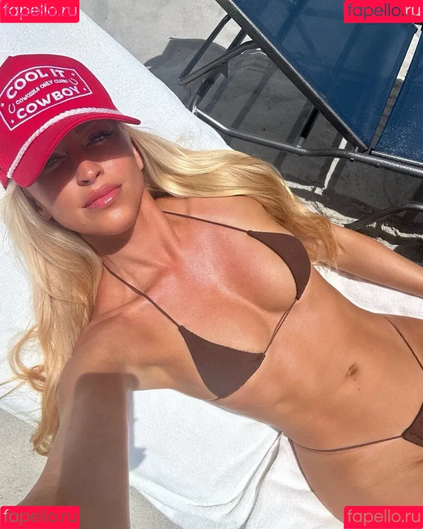 Danielle Moinet / DanielleMoinet / Summer Rae Onlyfans Photo Gallery 