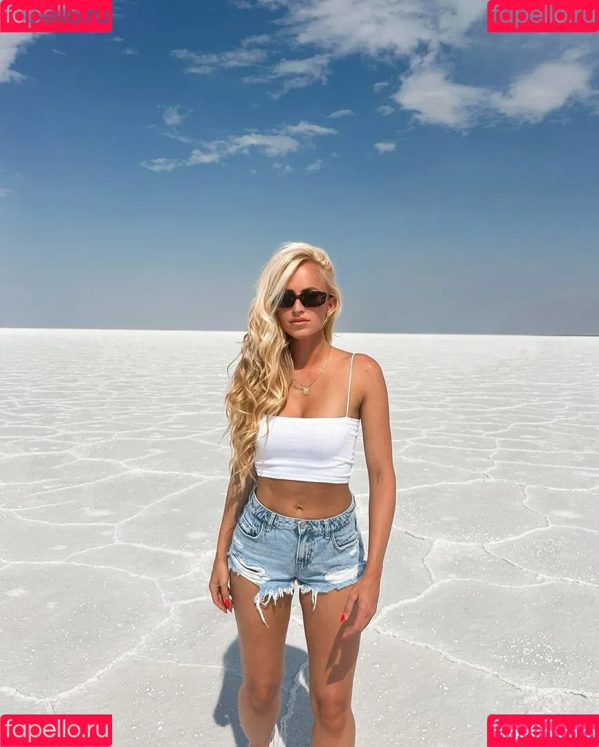 Danielle Moinet / DanielleMoinet / Summer Rae Onlyfans Photo Gallery 