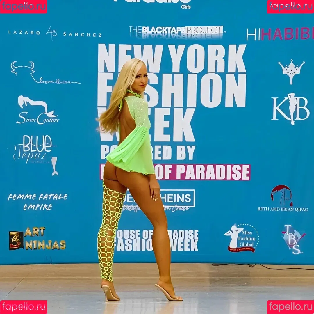 Danielle Moinet / DanielleMoinet / Summer Rae Onlyfans Photo Gallery 