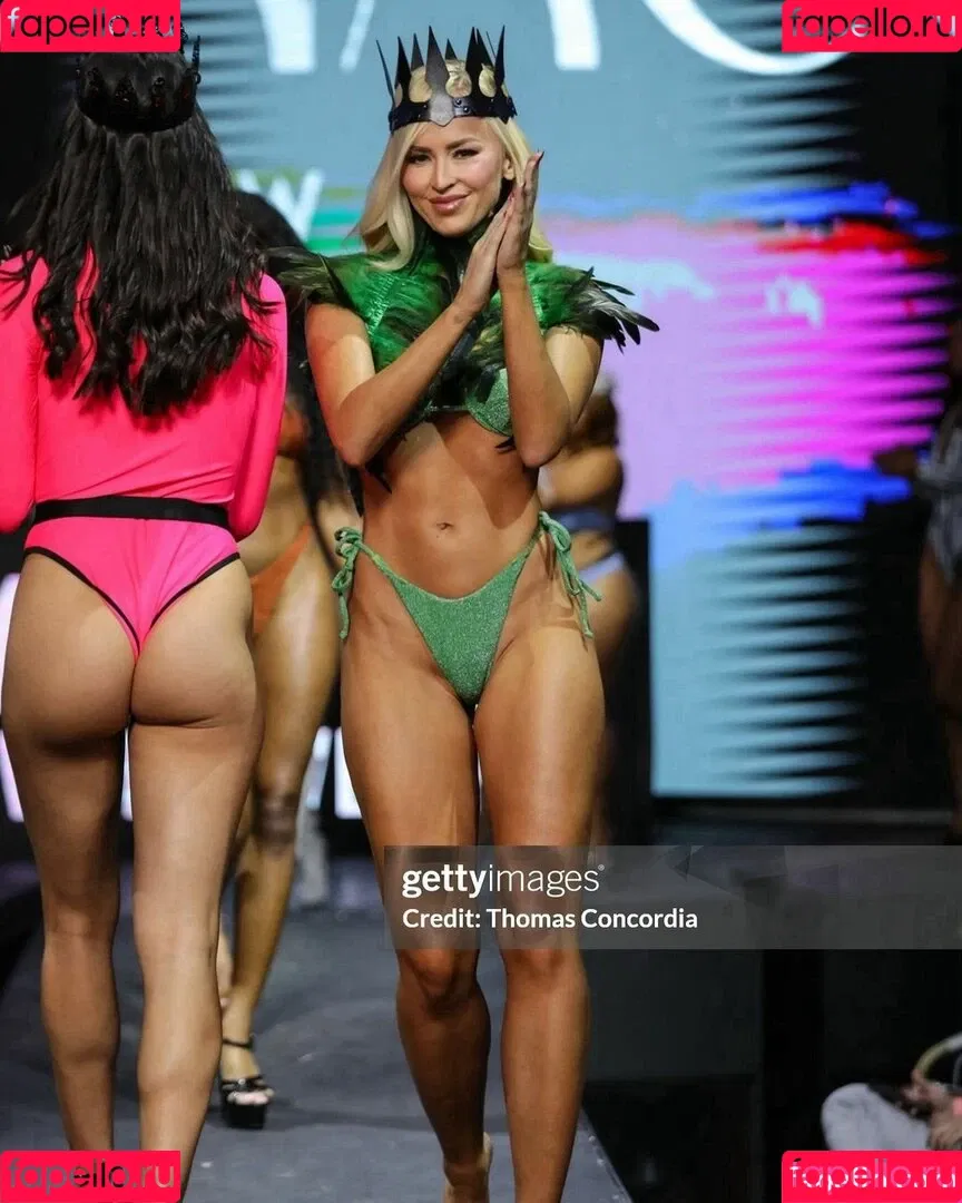 Danielle Moinet / DanielleMoinet / Summer Rae Onlyfans Photo Gallery 