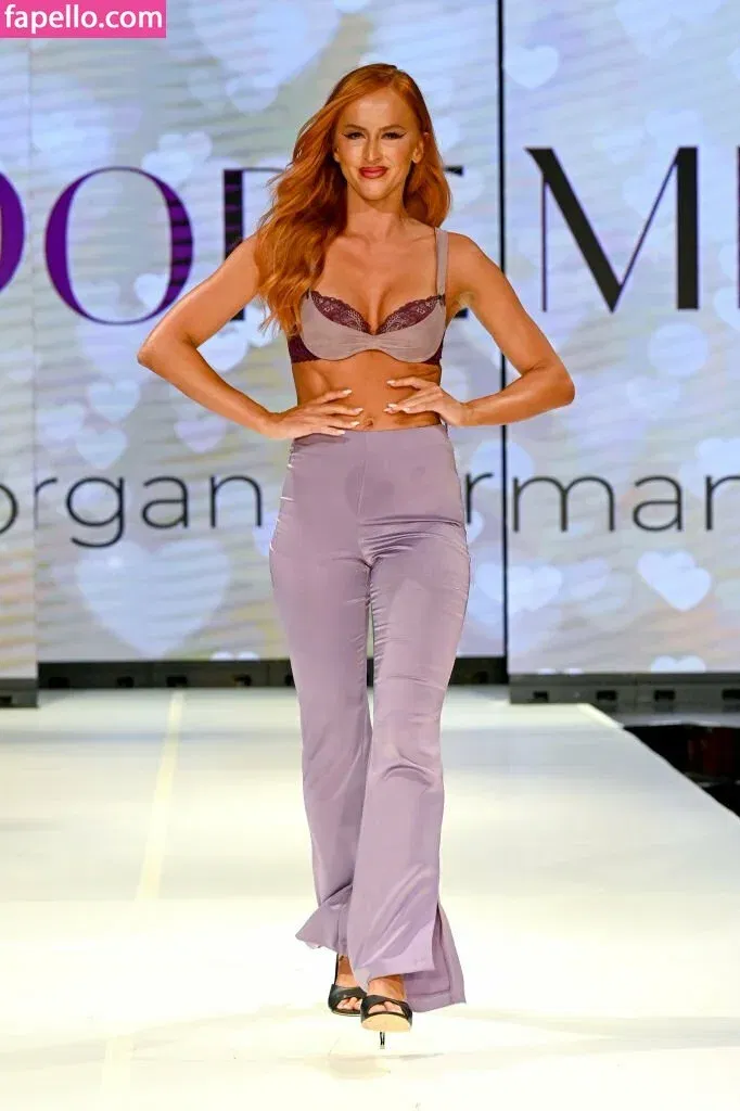 Danielle Moinet / DanielleMoinet / Summer Rae Onlyfans Photo Gallery 