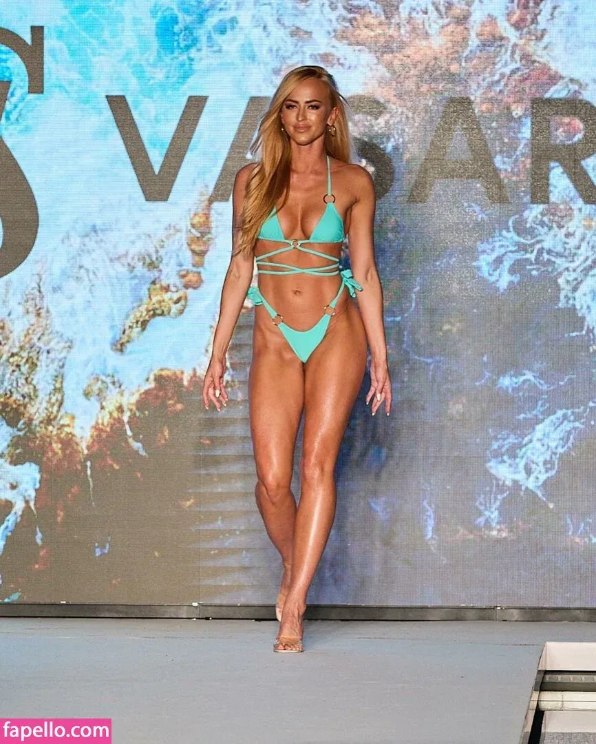 Danielle Moinet / DanielleMoinet / Summer Rae Onlyfans Photo Gallery 