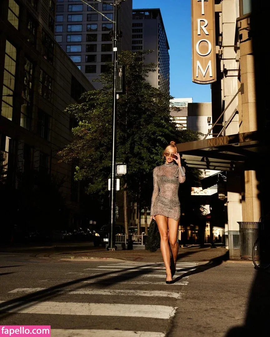 Danielle Moinet / DanielleMoinet / Summer Rae Onlyfans Photo Gallery 