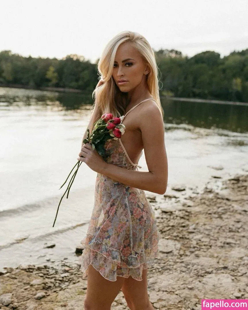 Danielle Moinet / DanielleMoinet / Summer Rae Onlyfans Photo Gallery 