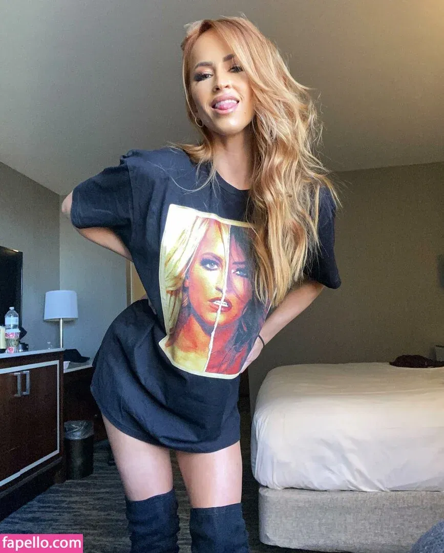 Danielle Moinet / DanielleMoinet / Summer Rae Onlyfans Photo Gallery 