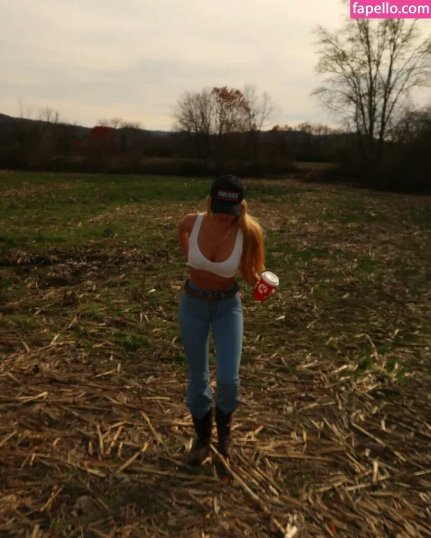 Danielle Moinet / DanielleMoinet / Summer Rae Onlyfans Photo Gallery 