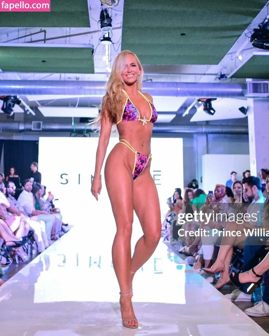 Danielle Moinet / DanielleMoinet / Summer Rae Onlyfans Photo Gallery 