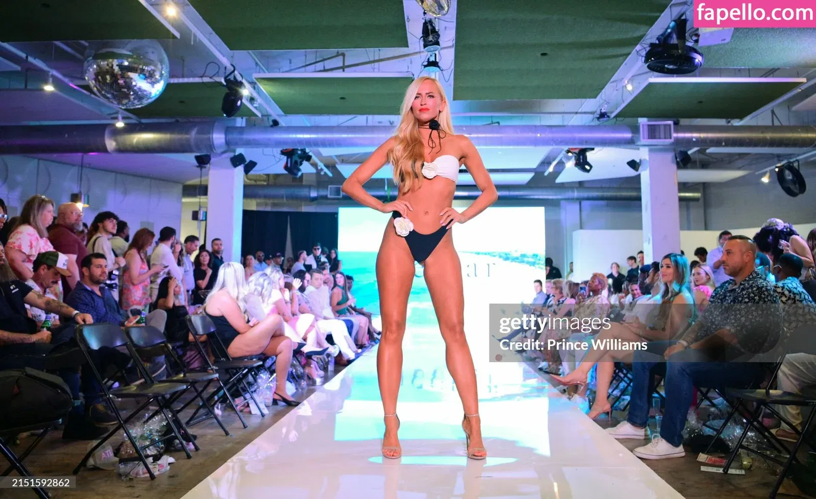 Danielle Moinet / DanielleMoinet / Summer Rae Onlyfans Photo Gallery 