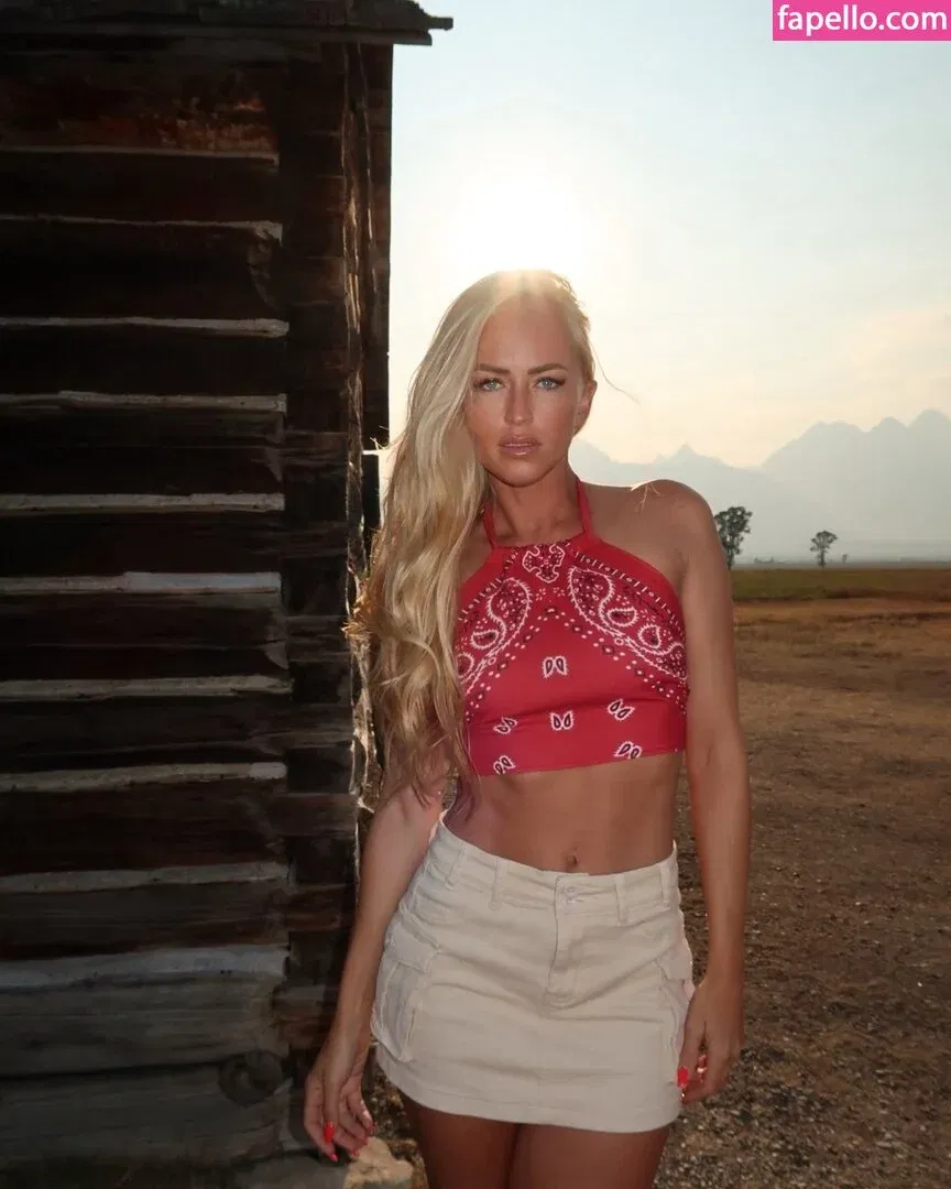 Danielle Moinet / DanielleMoinet / Summer Rae Onlyfans Photo Gallery 